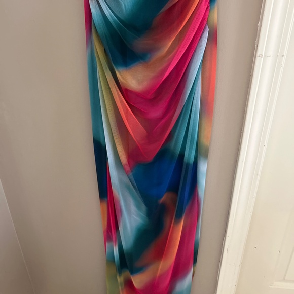 Beautiful Vince Camuto side slit mesh dress - Picture 5 of 7